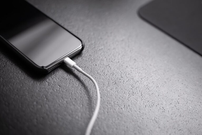 여러 개의 USB-C 충전 케이블
