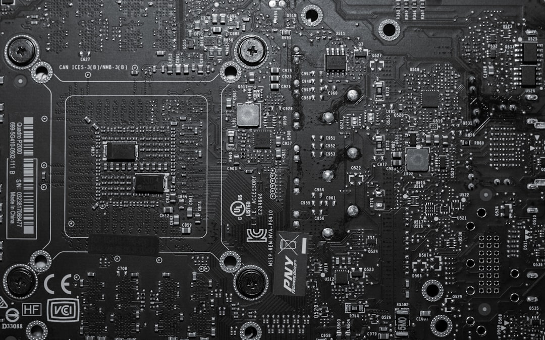 컴퓨터 안에 장착된 M.2 SSD
